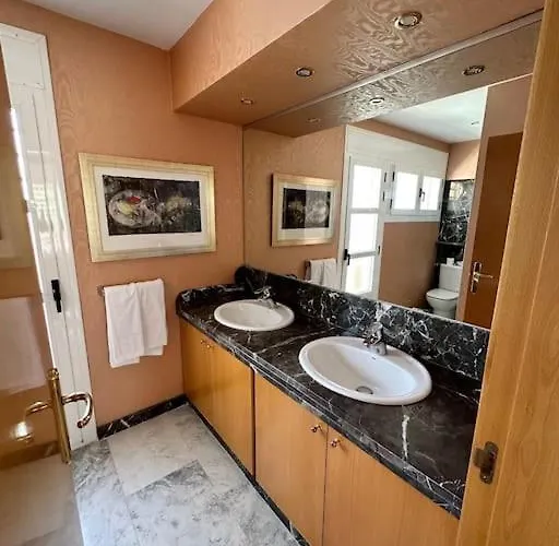 Antidoto House Montesion Feriehus *